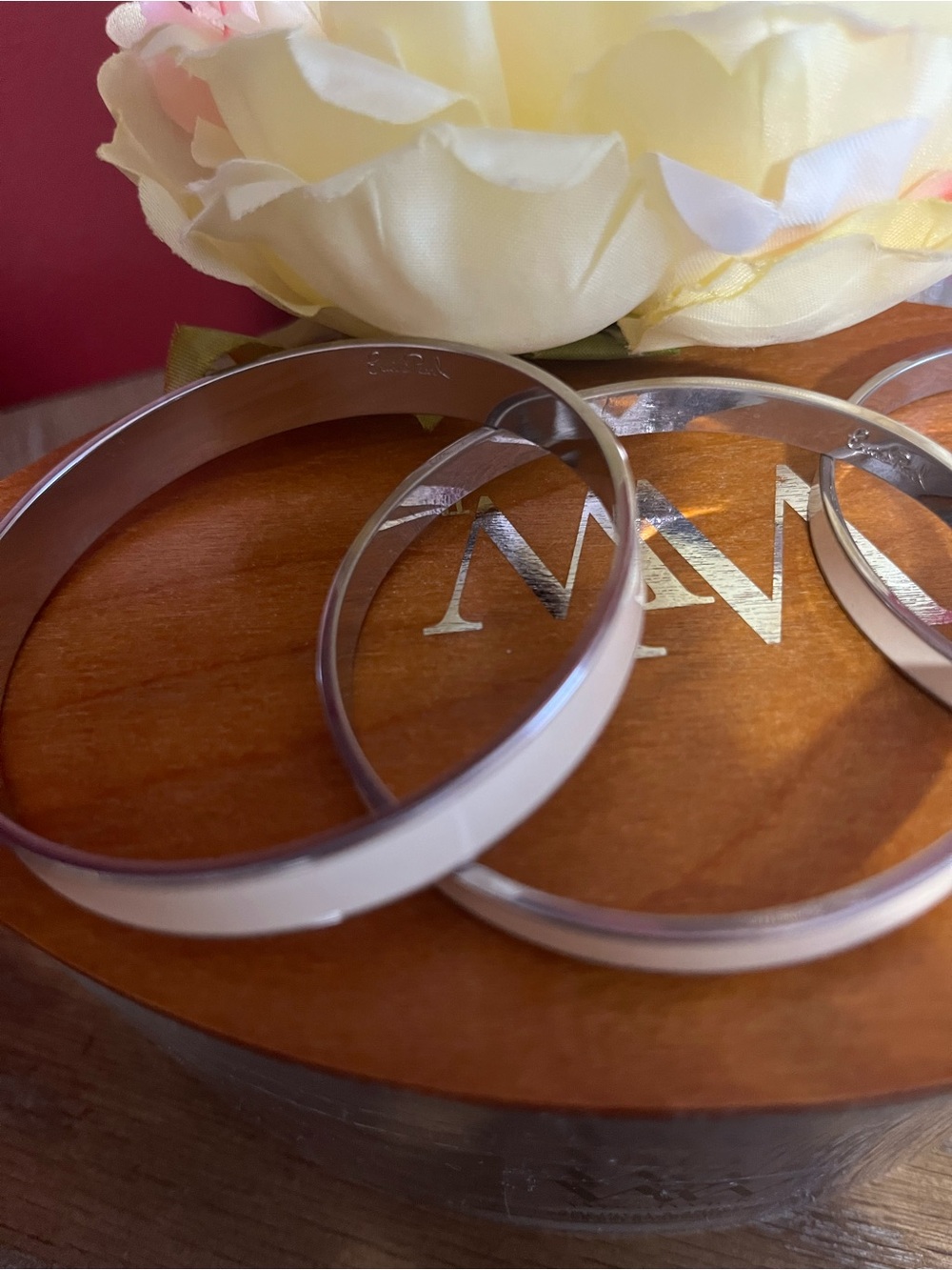 Erwin Pearl Silver Tone White Cream Enamel Bangle Bracelet Set